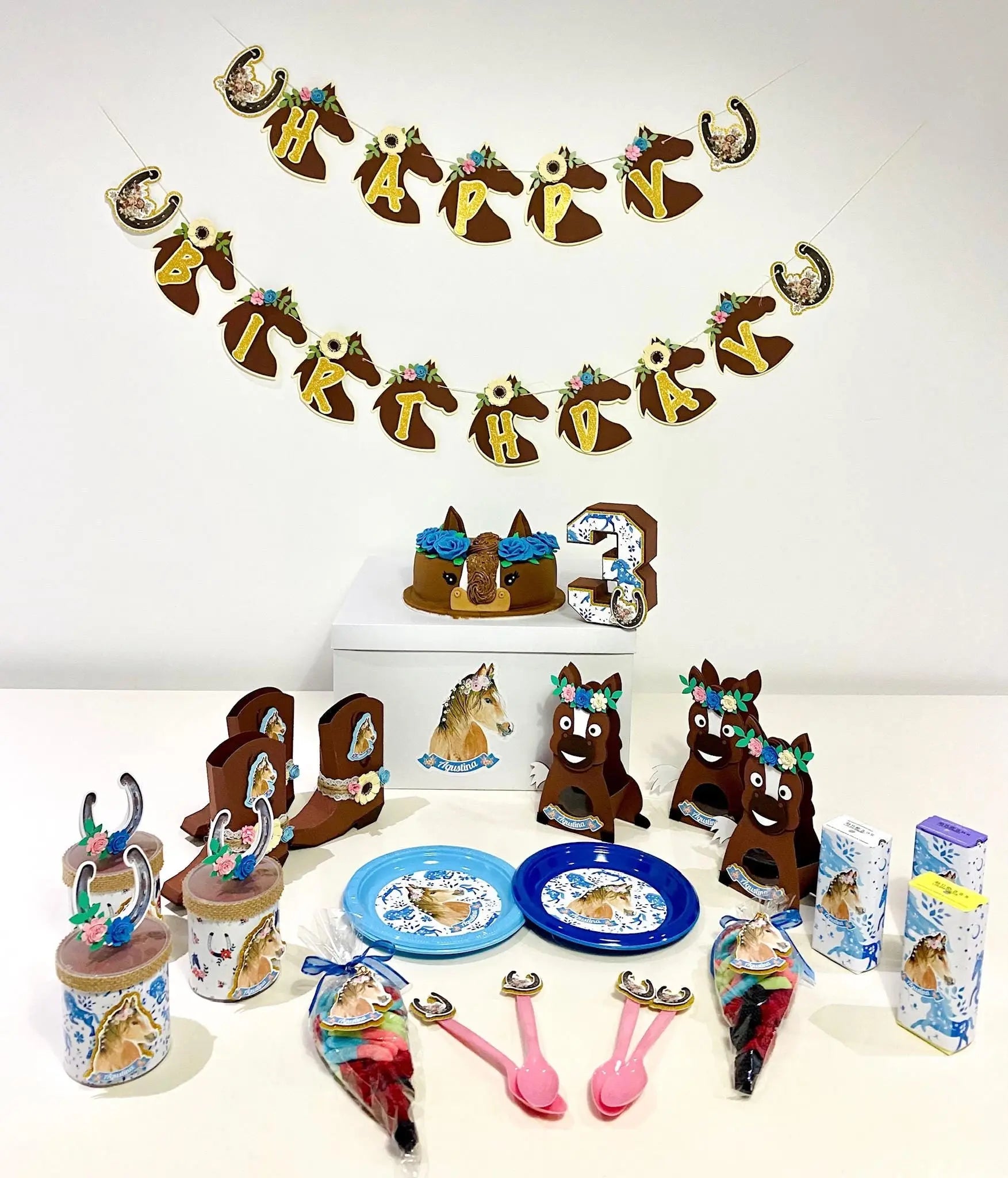 Horse Birthday Party Bundle – Personalized 3D Letter, Banner, Pringles, Favor Boxes, Juice Labels & Plates with Spoons Mi tienda