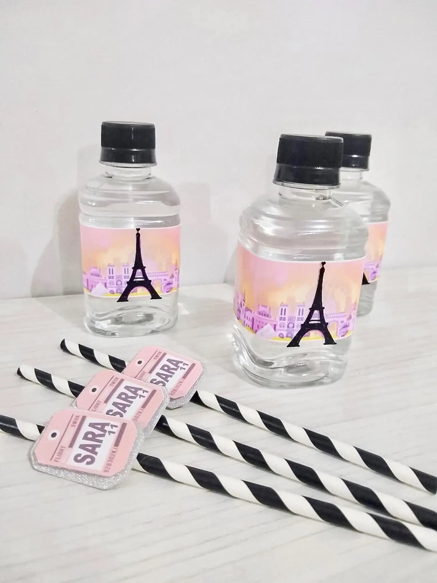 Paris Water Bottle Labels & Straws – Eiffel Tower Drink Decor – Set of 6 Pink and Black Wraps Mi tienda