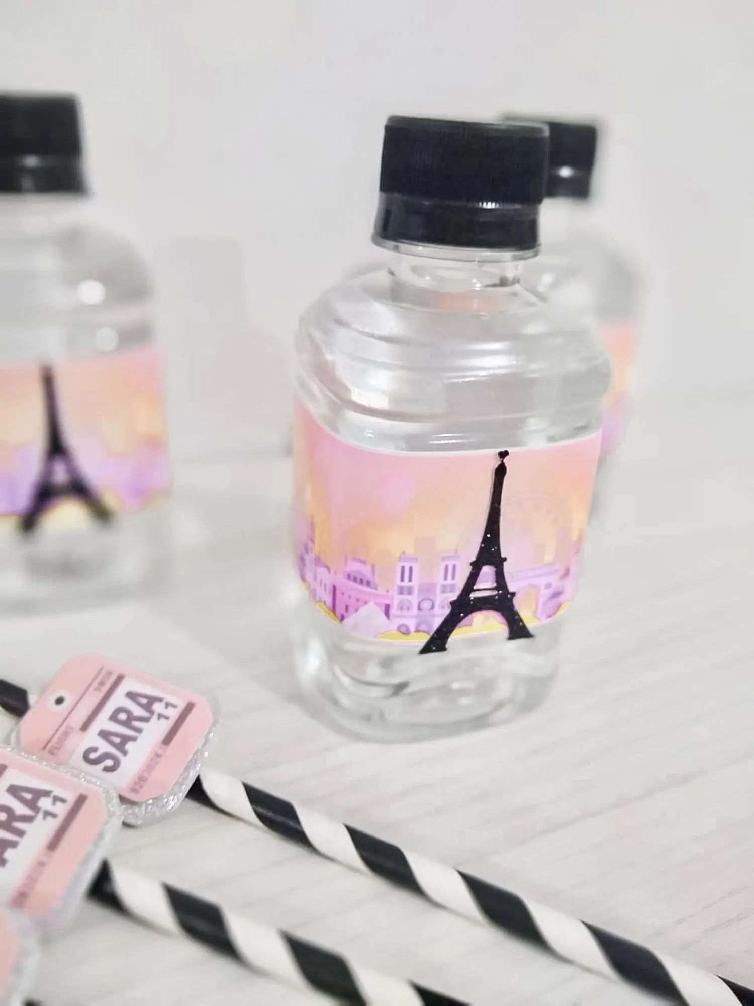 Paris Water Bottle Labels & Straws – Eiffel Tower Drink Decor – Set of 6 Pink and Black Wraps Mi tienda