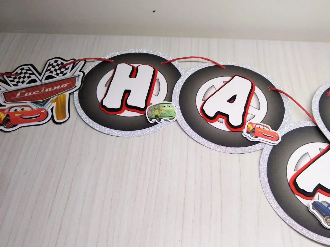 Cars Party Bundle | Lightning McQueen Birthday Supplies | 3D Letters, Banner, Favors, Candy, Plates & Race Car Decor Mi tienda
