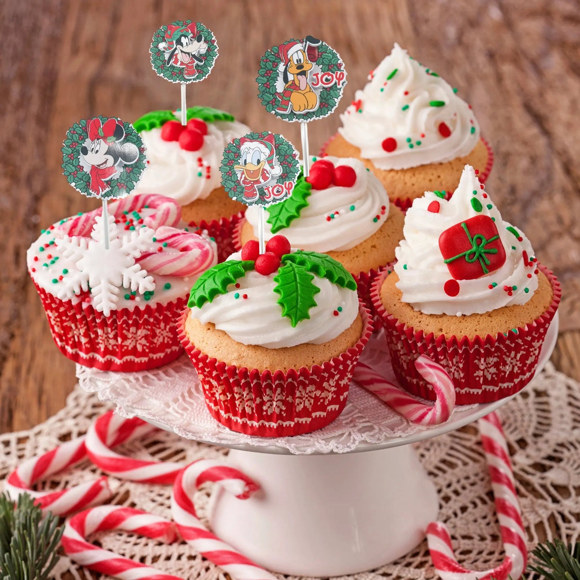 Christmas Mickey and Friends Cupcake Toppers, Christmas Party Decor, Mickey Mouse Cupcake Picks, Christmas Table Decor, Mickey Christmas Mi tienda