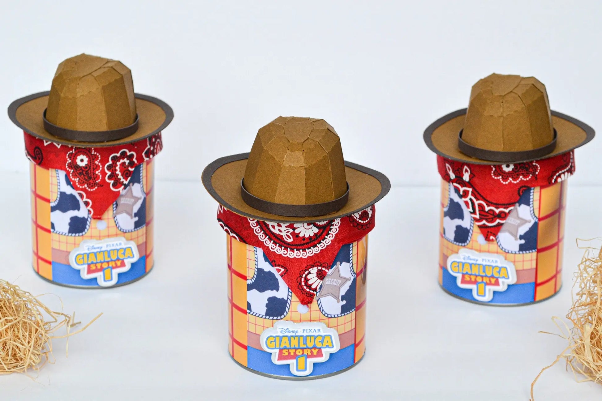 Woody Pringles Favor Can – Cowboy Party Snack Can with Hat & Bandana – Custom Toy Story Birthday Favors – Western Party Supplies Mi tienda