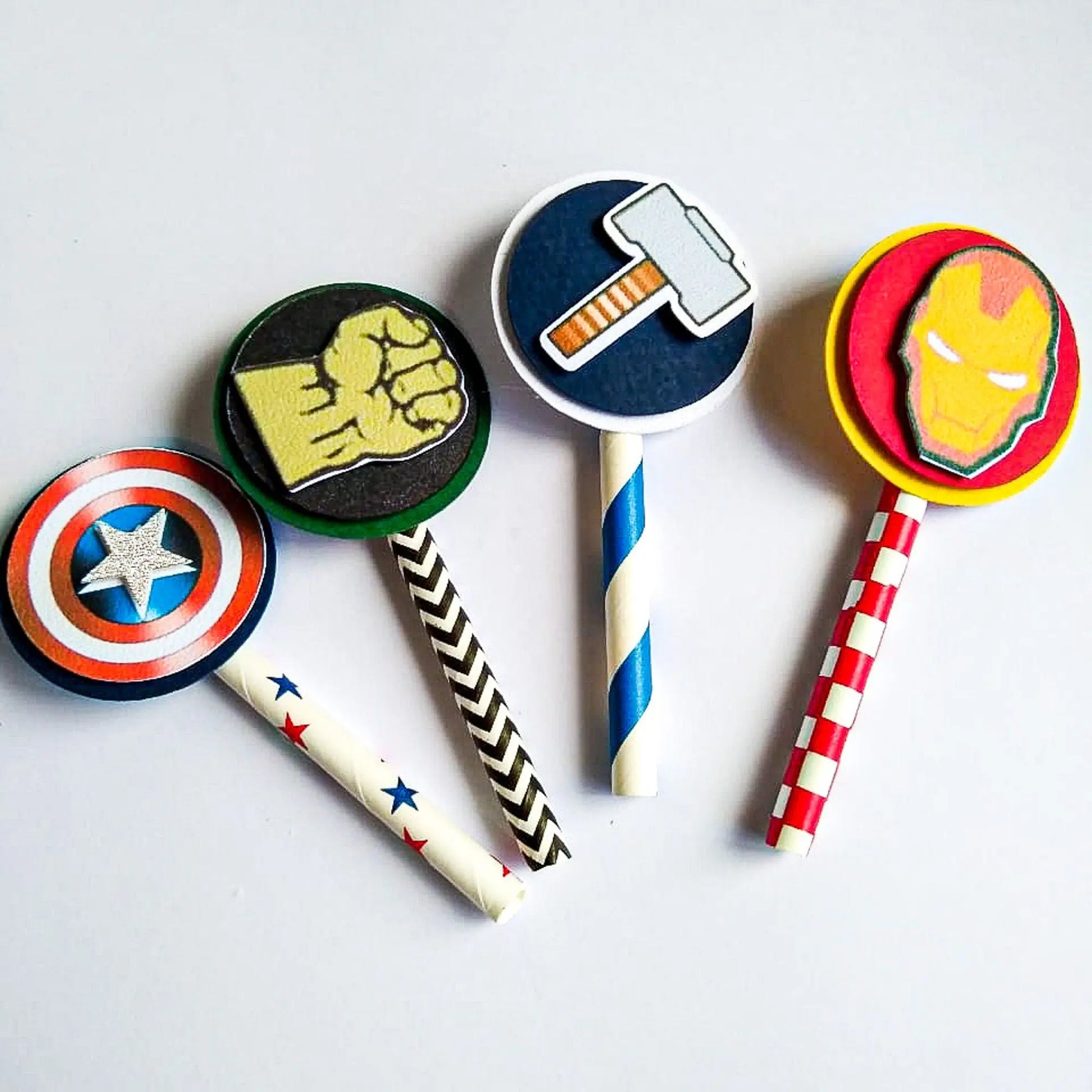 Handmade Superhero Party Package, Comic Book Style Cake Topper, 3D Numbers, Candy Boxes, Milk Box Shaker, Cupcake Toppers, Birthday Banner Mi tienda