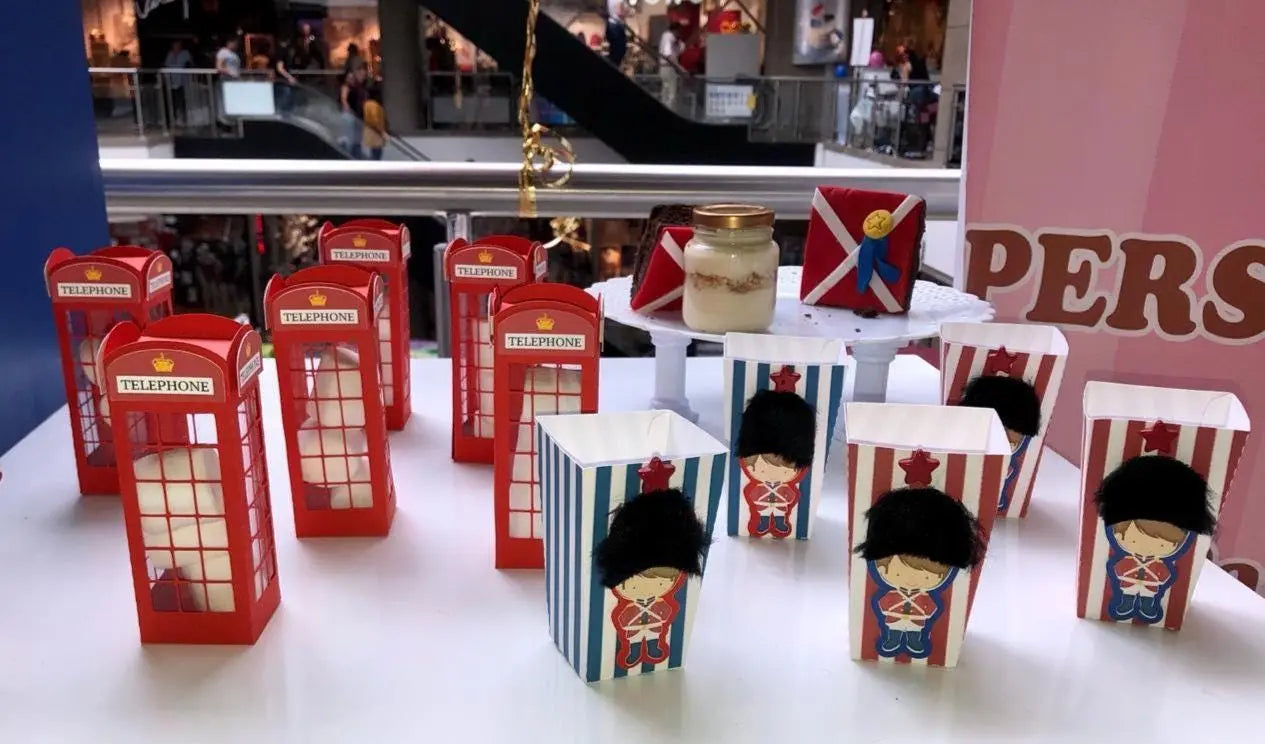 London Party Favor Boxes Set | British Guard Popcorn Box, Pyramid Boxes & Red Telephone Booth | Baby Shower Birthday Decorations Mi tienda