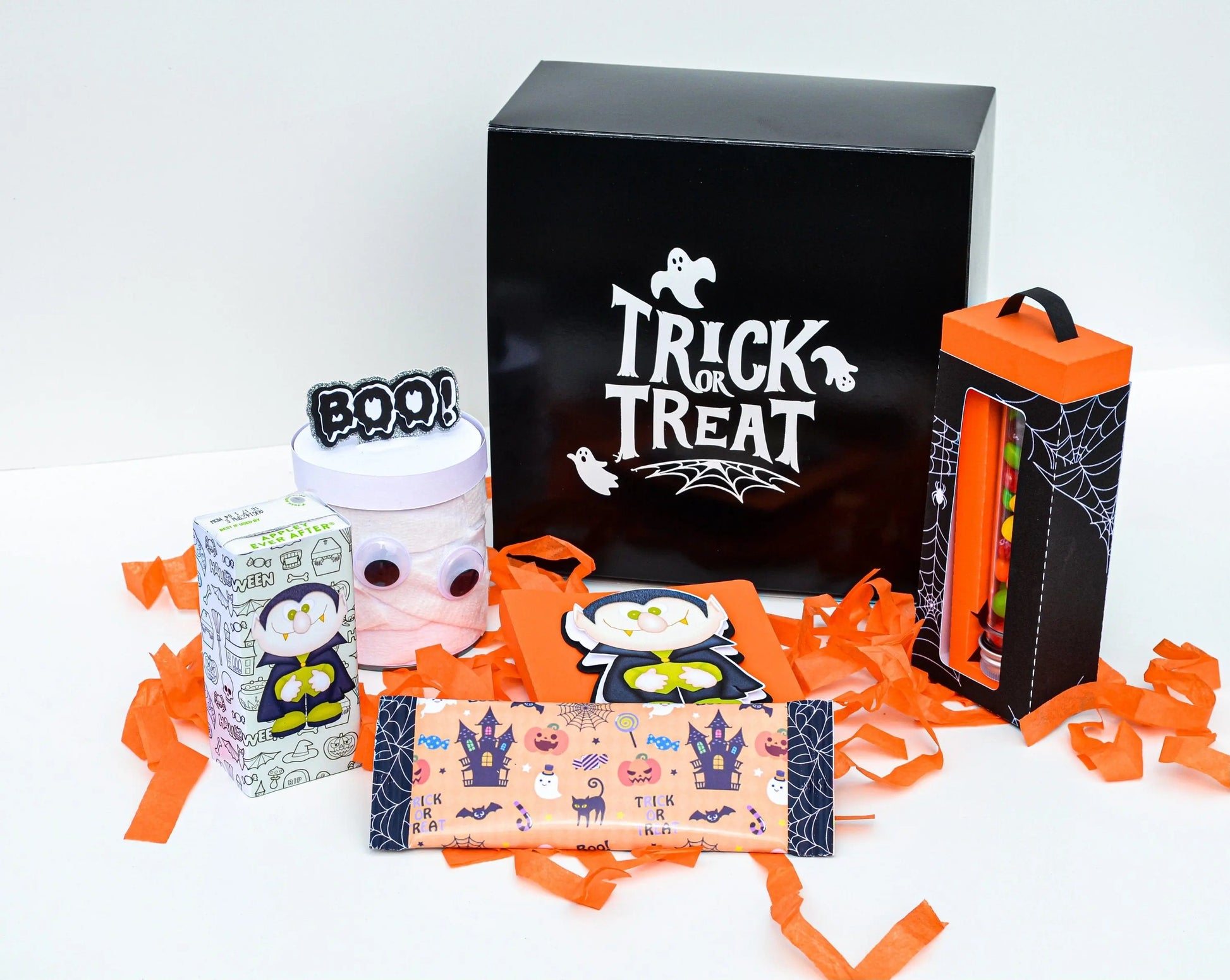 Halloween Treat & Craft Box – Kids Party Favor Set with Skittle, Hershey’s Bar, Pringles and Drink Mi tienda