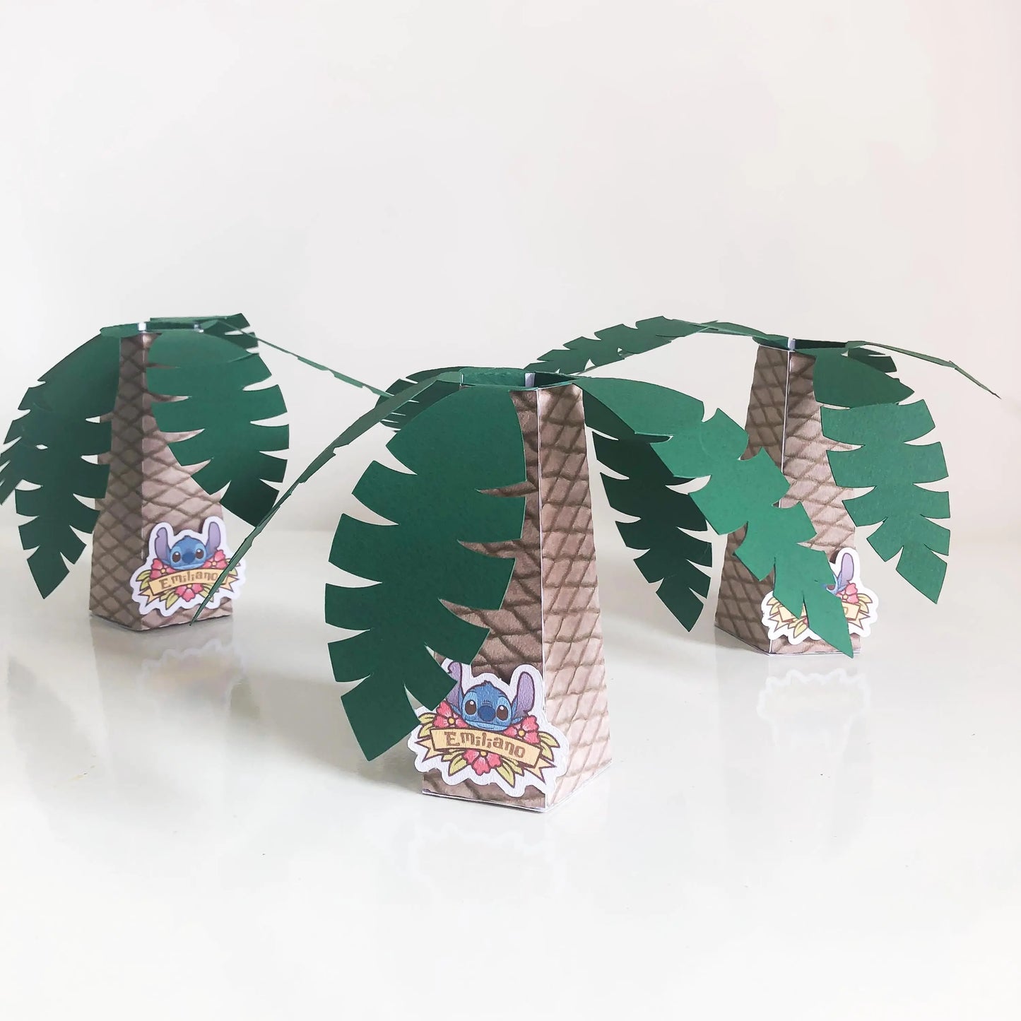 Stitch Palm Tree Favor Box – Personalized Party Box with Child's Name – Custom Birthday Favor for Kids – Stitch Party Supplies Mi tienda