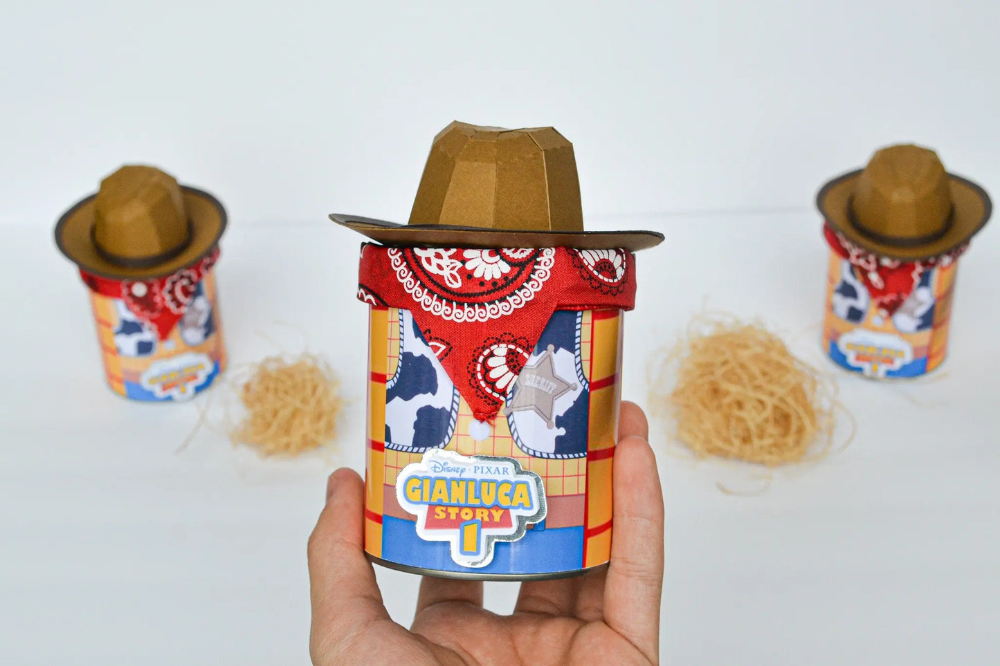 Woody Pringles Favor Can – Cowboy Party Snack Can with Hat & Bandana – Custom Toy Story Birthday Favors – Western Party Supplies Mi tienda