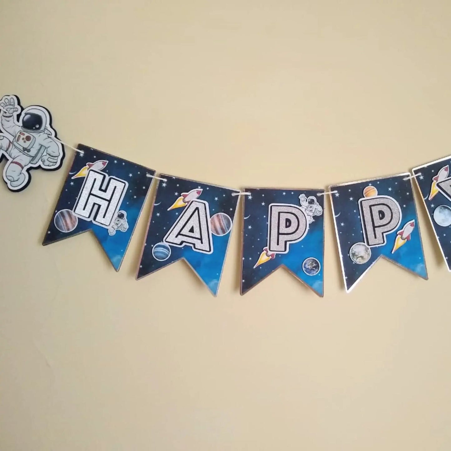 Space Theme Party Favors - Astronaut Birthday Decorations - Chips Can Treats Mi tienda