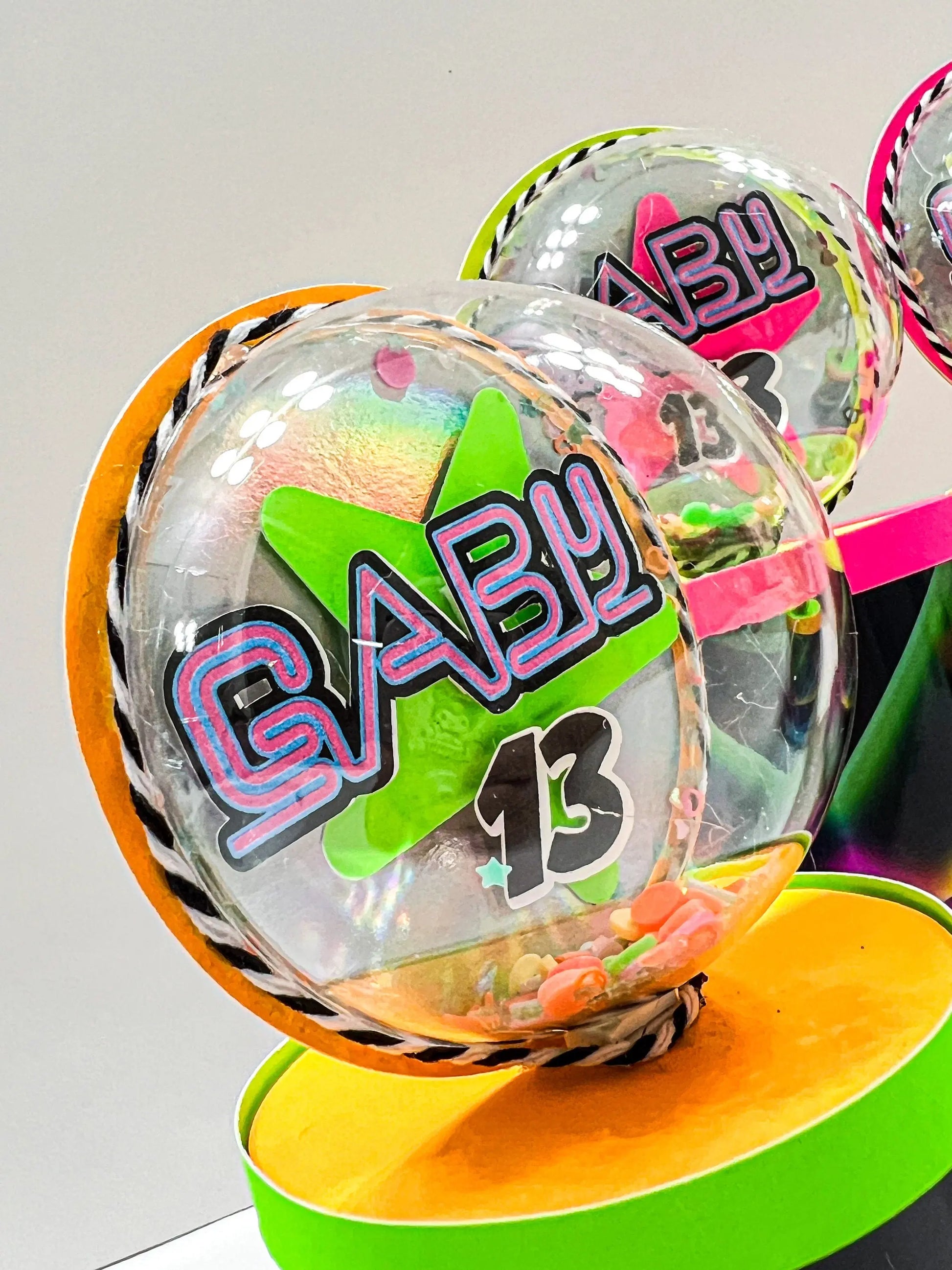 Neon Party Favors, Neon Party Decorations, Neon Birthday Decorations, Neon Party, Teens Birthday, Neon Chips Can Mi tienda