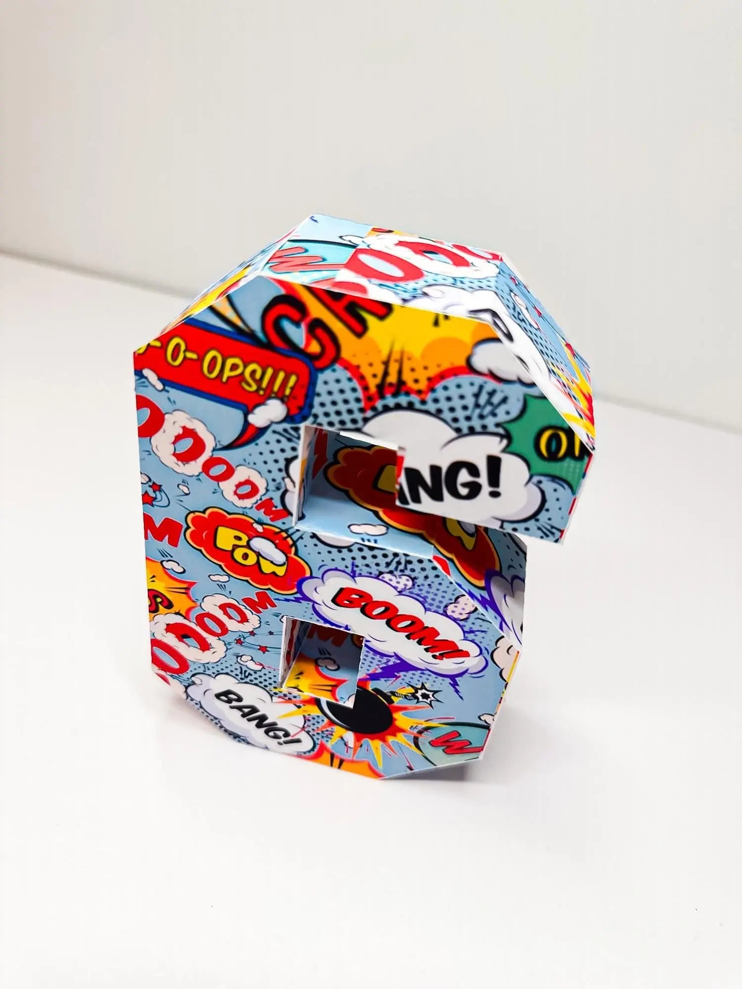 Superhero 3D Letter or Number – Custom Comic Book Party Decor Mi tienda