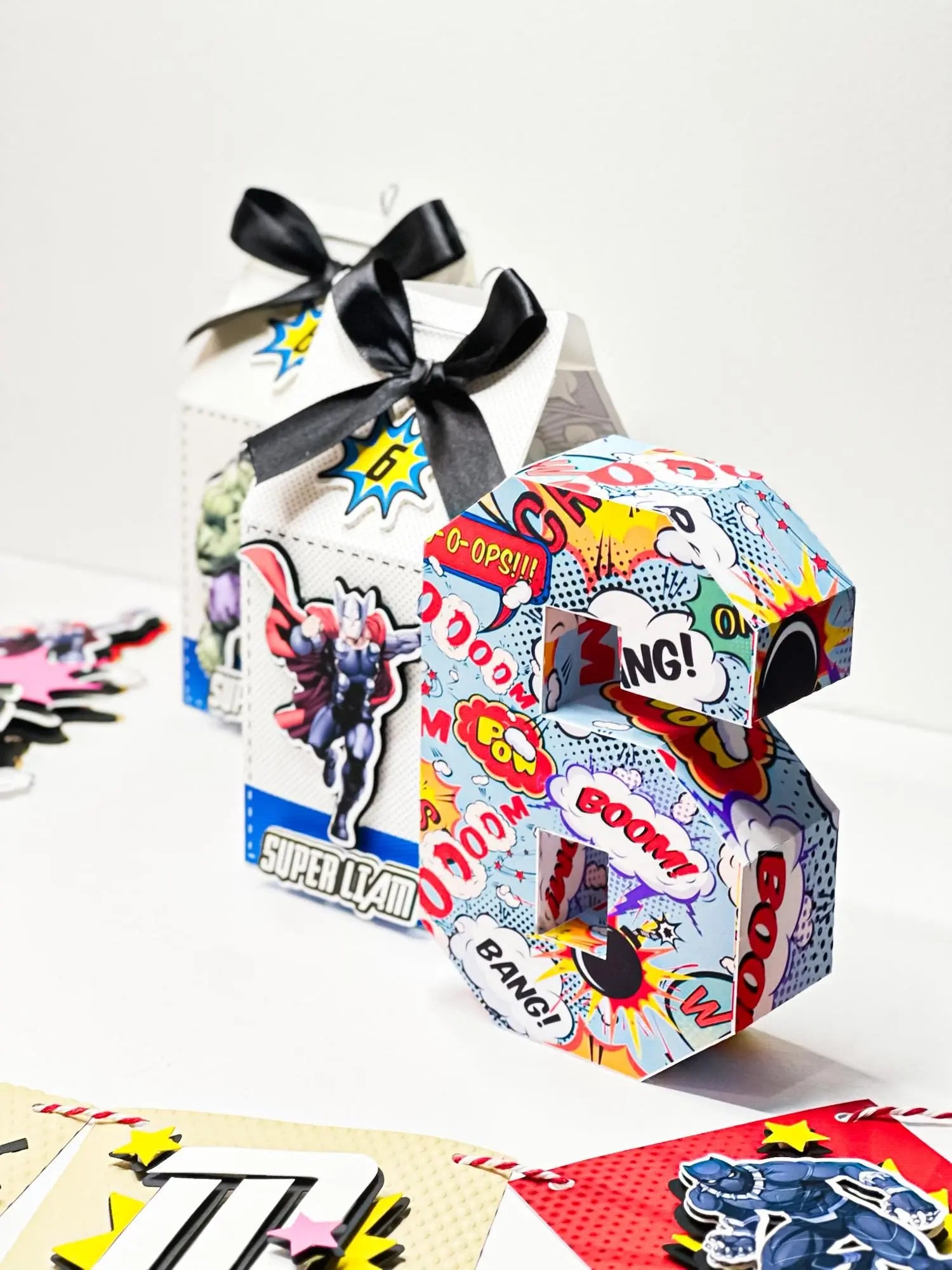 Superhero 3D Letter or Number – Custom Comic Book Party Decor Mi tienda