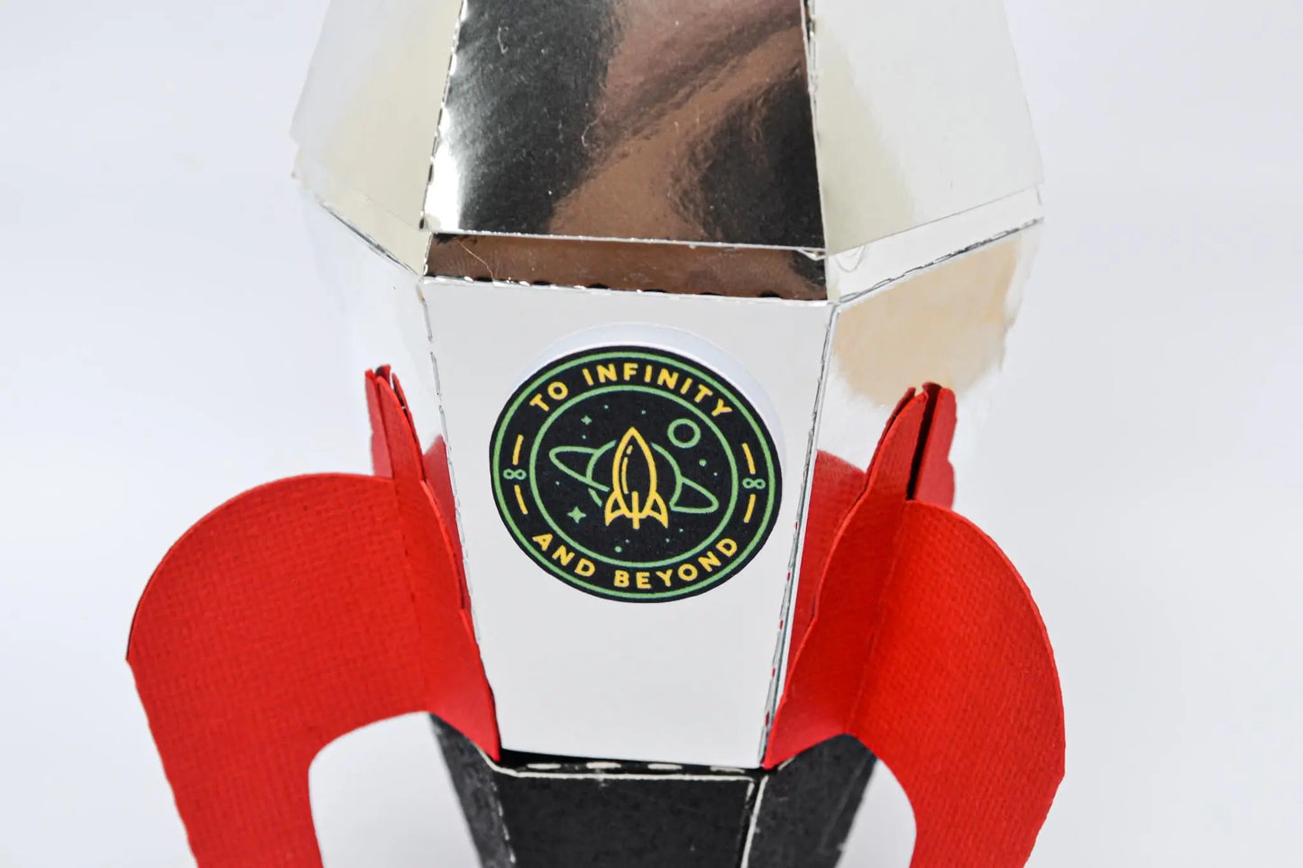 Rocket Favor Boxes: Space Party, Buzz Lightyear Inspired, Metallic Cardstock Mi tienda